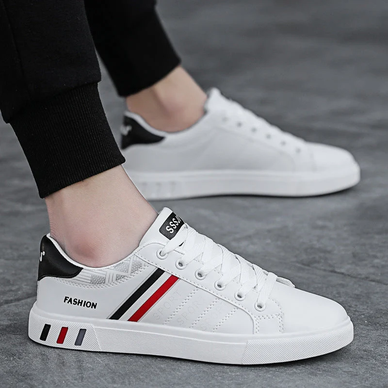 Lässiger Sneaker mit tricolor Streifen