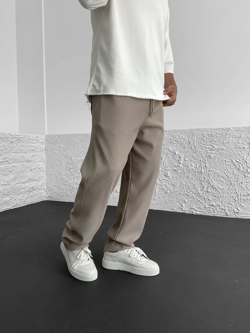 Moderne gerippte Hose