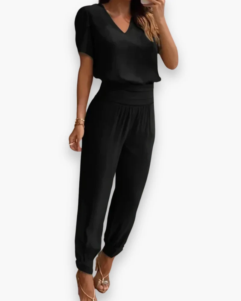 Schicker taillierter Jumpsuit