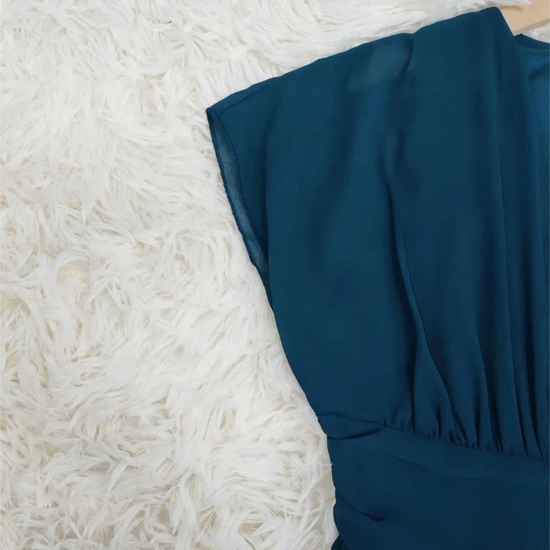 Elegantes Marineblaues Partykleid