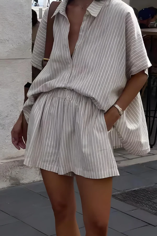 Zweiteiliges Lose Bluse und Kurzes Set