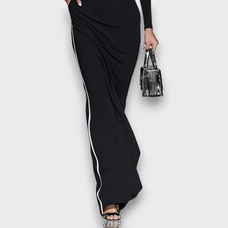 Salvinea – Figurbetontes Maxikleid mit quadratischem Ausschnitt