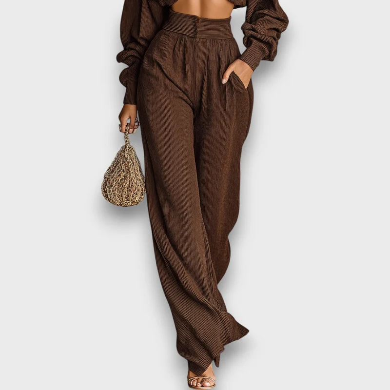 Amariel – Zweiteiler mit Cropped Pullover und weiter Hose