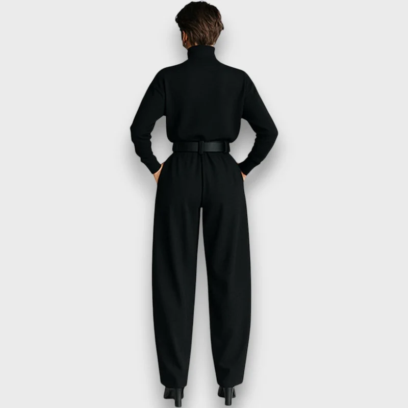 Nivara – Schwarzes Set mit Stehkragen und weitem Schnitt