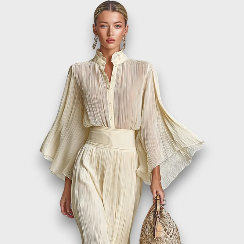 Meliora – Plissierte Chiffonbluse mit hohem Kragen