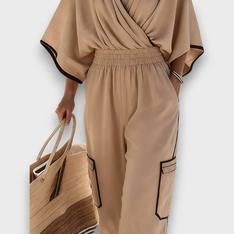 Elvira – Sommerlicher Jumpsuit mit Wickeloptik