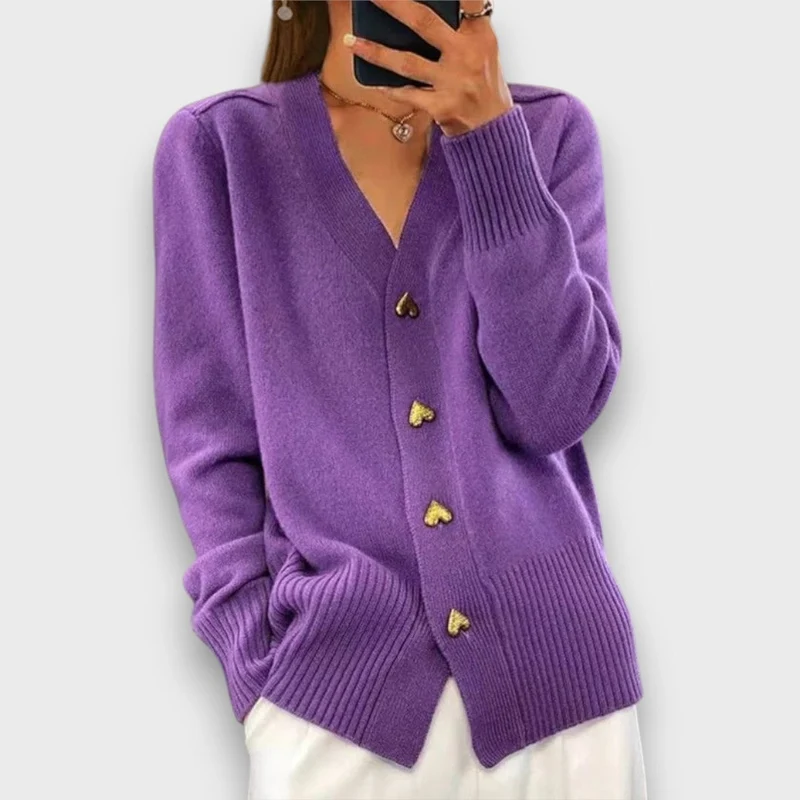 Heliora – Strickjacke mit Herzknöpfen