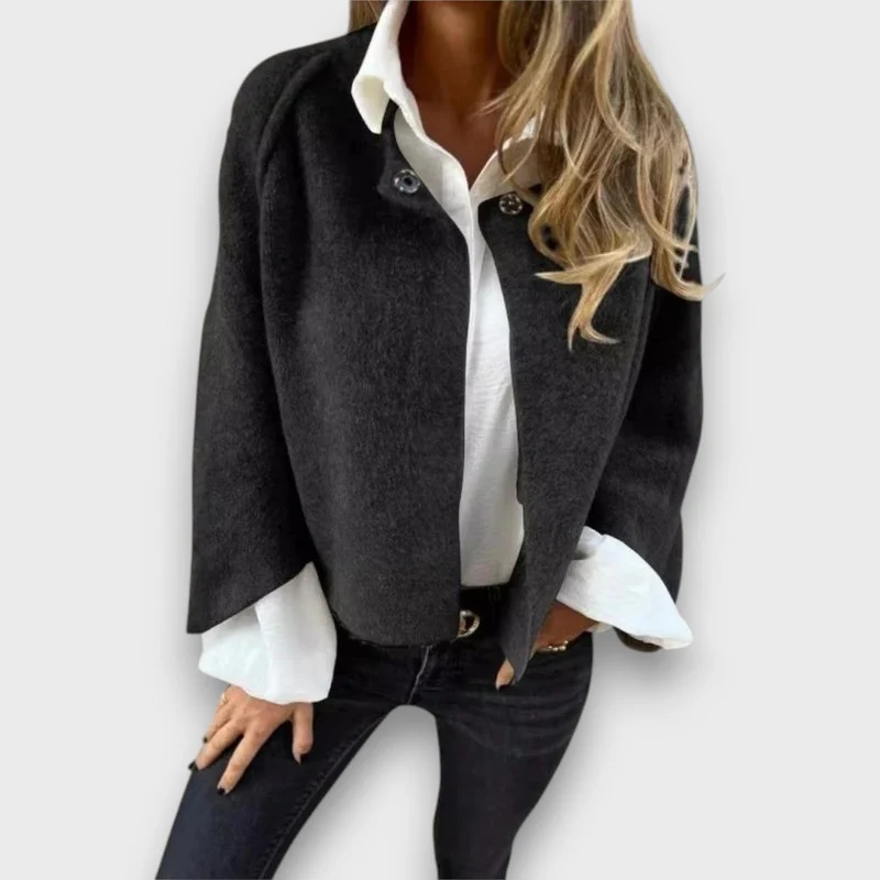 Lene – Kurzjacke mit Knopfdetail