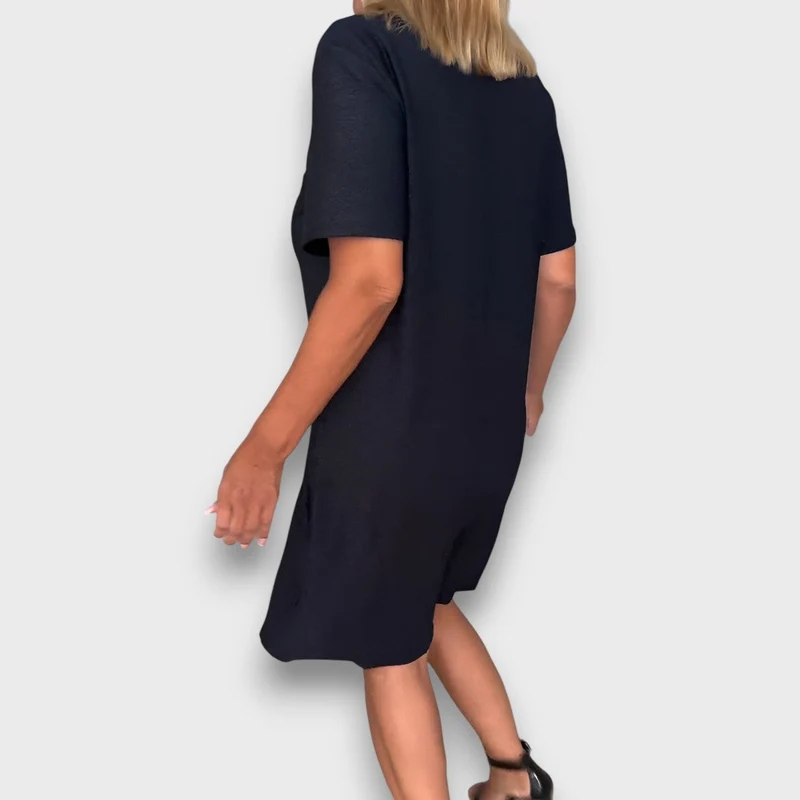 Aurela – Faltenkleid mit Twist-Detail