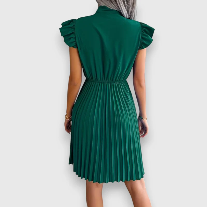 Nivara – Plissiertes Kleid mit femininer Note