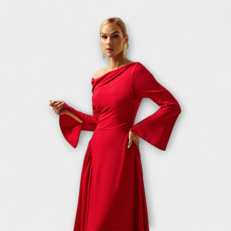 Amarisse – Drapiertes Midikleid mit Schulterakzent