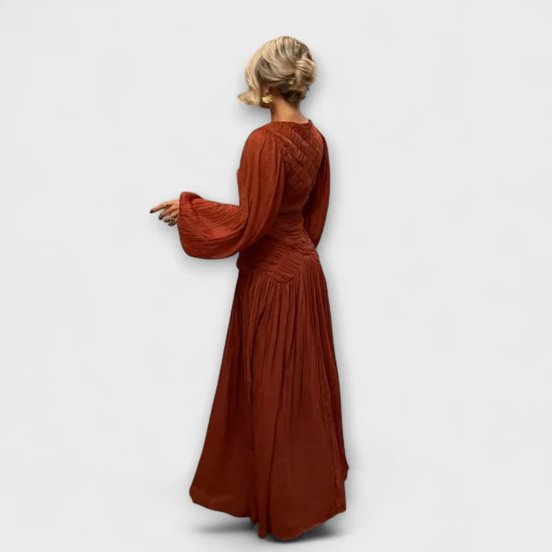 Marienna – Maxikleid mit kunstvollem Faltenfall