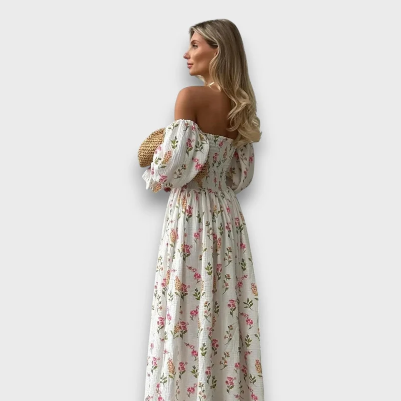 Cyarina – Schulterfreies Kleid mit floraler Leichtigkeit
