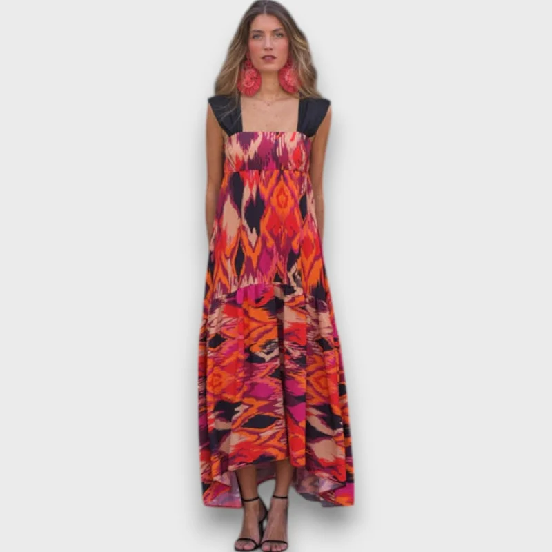 Naiara – Maxikleid mit Ethno-Print und Statement-Trägern