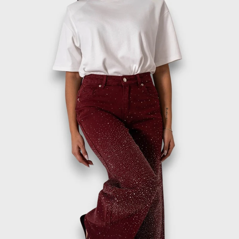 Marvie – Strassverzierte Wide-Leg Jeans in Bordeaux