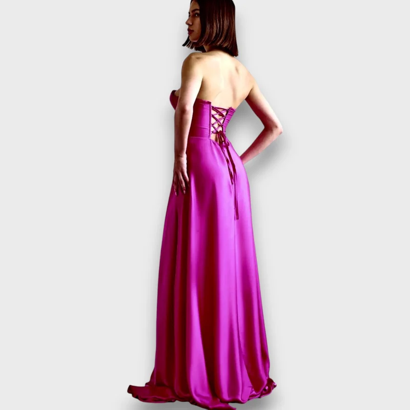 Victoria – Schulterfreies Abendkleid mit Rückenschnürung