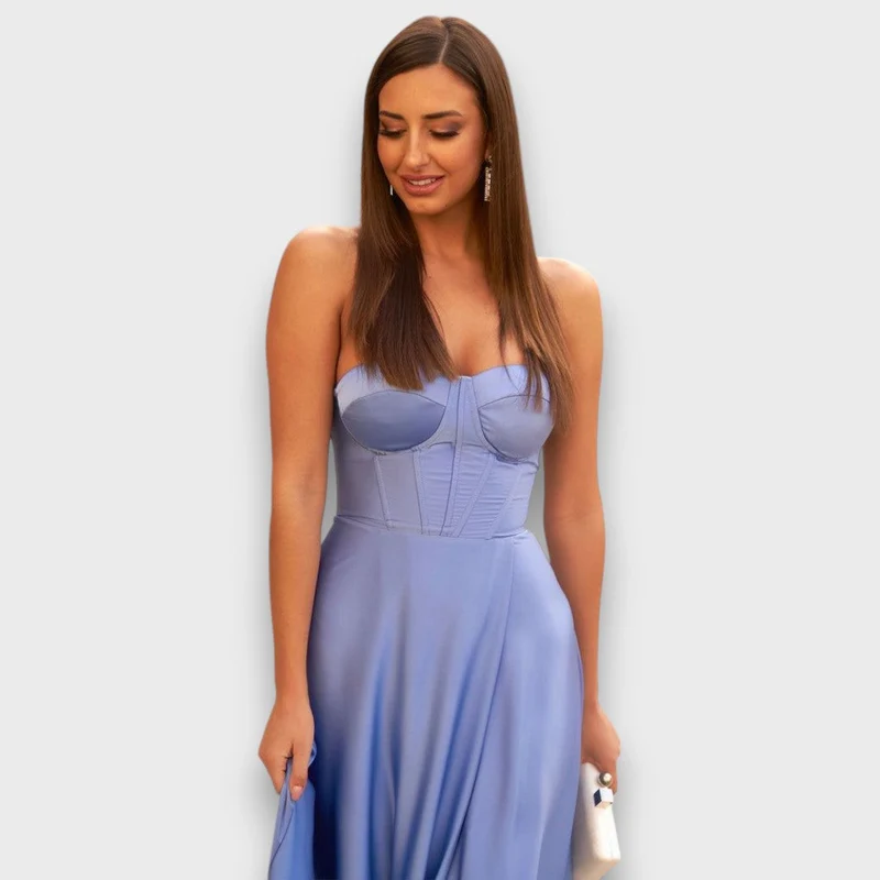 Victoria – Schulterfreies Abendkleid mit Rückenschnürung