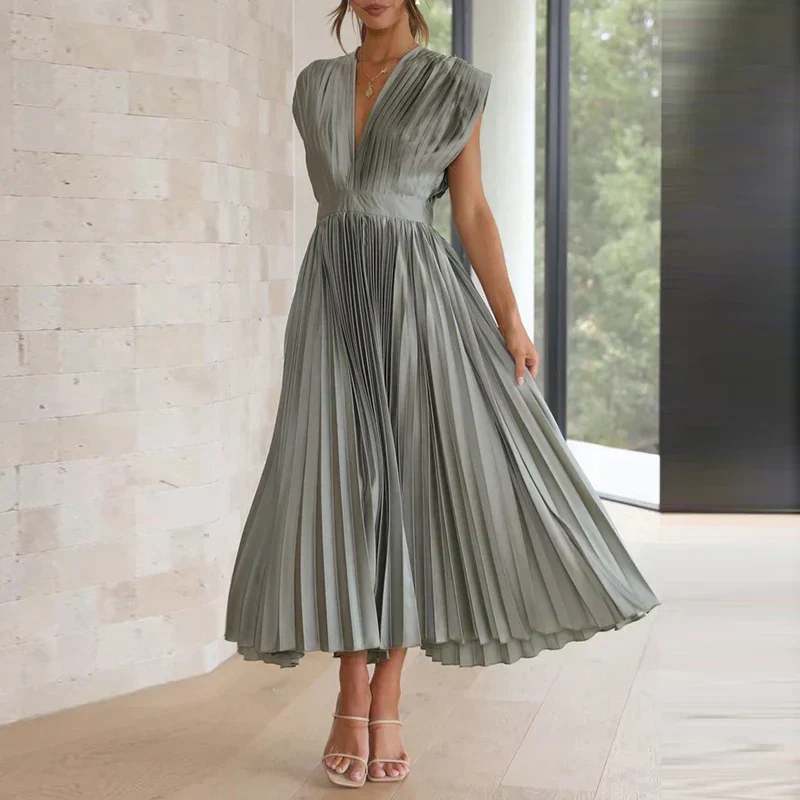 Langes Plissiertes Kleid mit Gürtel