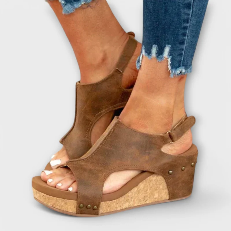 Orthopädische Schuhe mit Keilabsatz