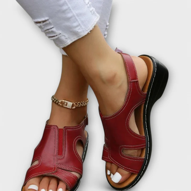 Christina - Orthopädische Ledersandalen mit Komfortabsatz