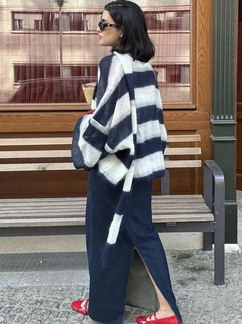 Gemütlicher gestreifter Strickcardigan