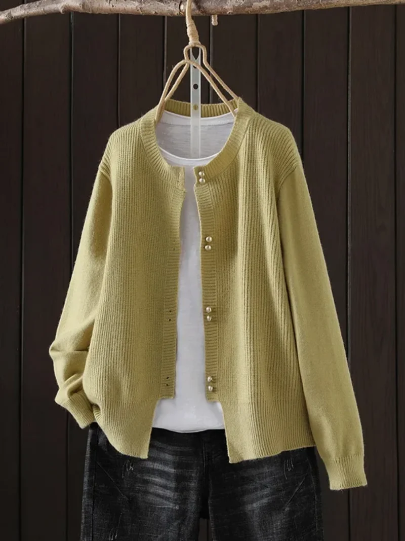 Elara | Perlenknopf Cardigan