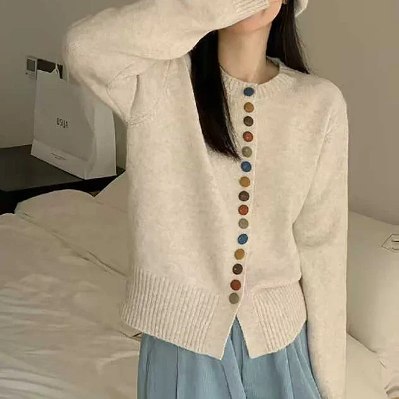 Celestine | Stylischer Knopf-Cardigan