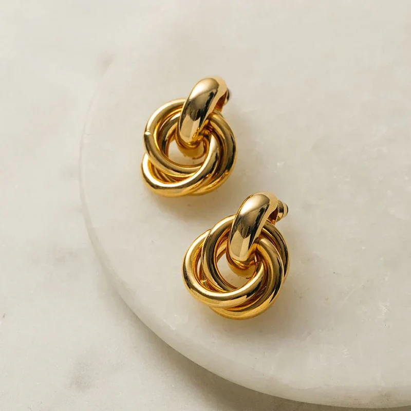 Marzella® | Aussage ineinandergreifende Ohrringe Gold