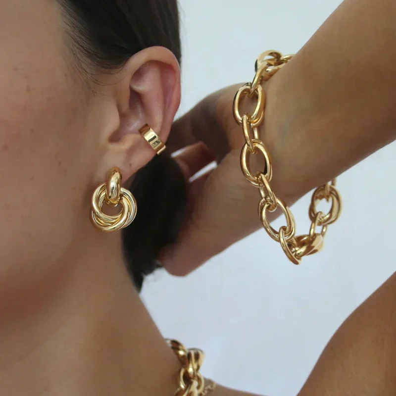 Marzella® | Aussage ineinandergreifende Ohrringe Gold