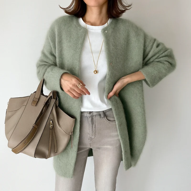 Elegante Damen Strickjacke – mit Taschen und Rundhalsausschnitt aus Acryl, lockere Passform