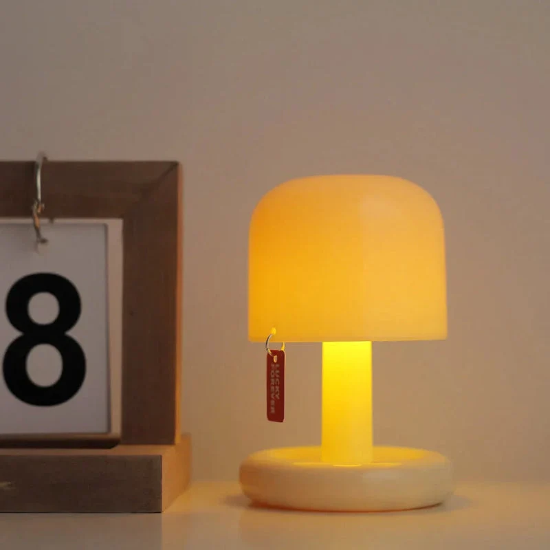 Mini Tischlampe mit USB-Ladestation – Tragbare Tischleuchte für romantisches Ambiente und entspannende Atmosphäre
