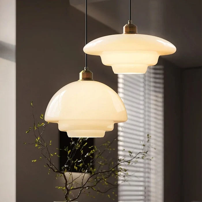 Elegante Pendelleuchte aus Milchglas mit verstellbarer Aufhängung – Hängeleuchte für den Esstisch in verschiedenen Größen