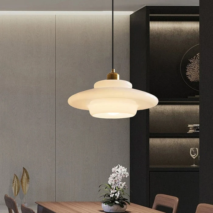 Elegante Pendelleuchte aus Milchglas mit verstellbarer Aufhängung – Hängeleuchte für den Esstisch in verschiedenen Größen