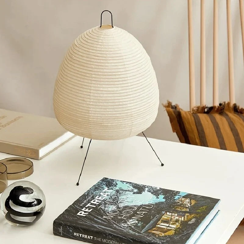Japanische LED Tischlampe aus Reispapier – Dreibeinige Tischleuchte für Wohnzimmer und Schlafzimmer, 60 cm hoch, Weiß