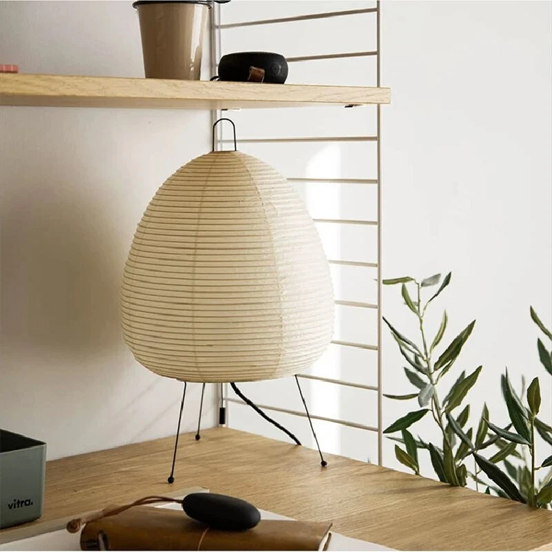 Japanische LED Tischlampe aus Reispapier – Dreibeinige Tischleuchte für Wohnzimmer und Schlafzimmer, 60 cm hoch, Weiß