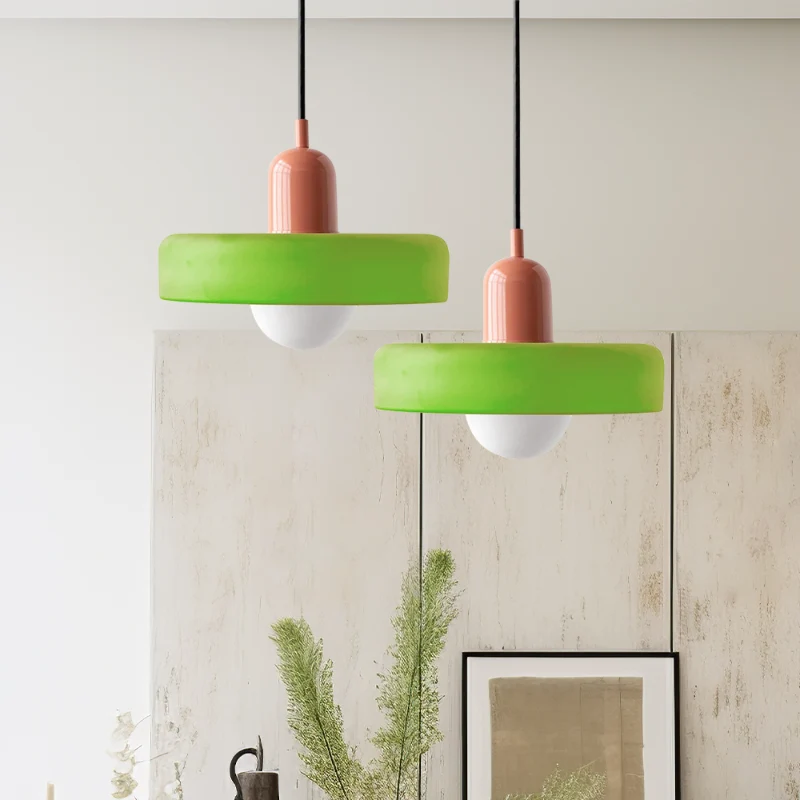 Bauhaus Pendelleuchte aus farbigem Glas für Esstisch – Moderne Hängeleuchte mit G9 Fassung, verstellbare Aufhängung, Ø25-35 cm