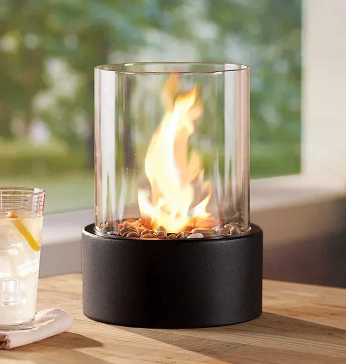 Tragbare Tischfeuerlaterne aus Stahl und Borosilikatglas – Modernes Design für den Innen- und Außenbereich