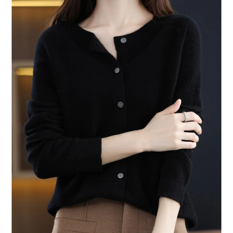 Damen Strickjacke aus Merinowolle – Rundhals-Design für jede Jahreszeit