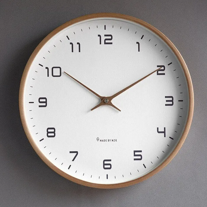 Moderne Holzwanduhr aus Massivholz in Braun und Creme – Große Wanduhren 25x25 cm und 30x30 cm für jedes Zuhause