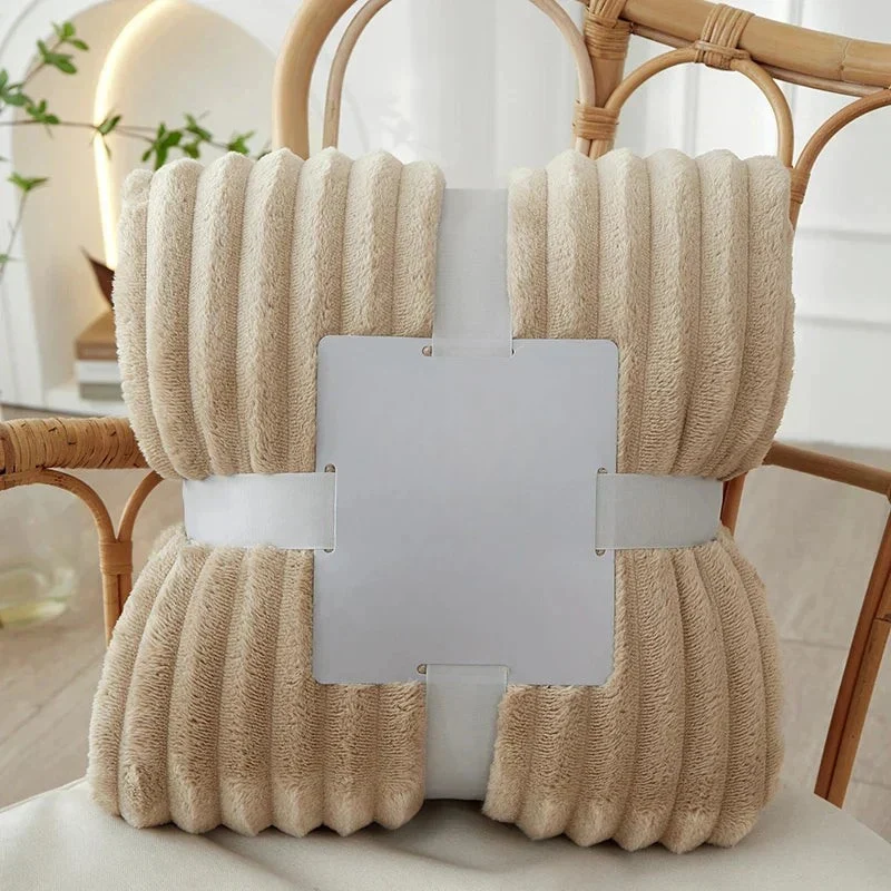 Breit gestreifte Flanell-Fleecedecke – warm für Herbst und Winter, ideal als Bettdecke oder Kuscheldecke