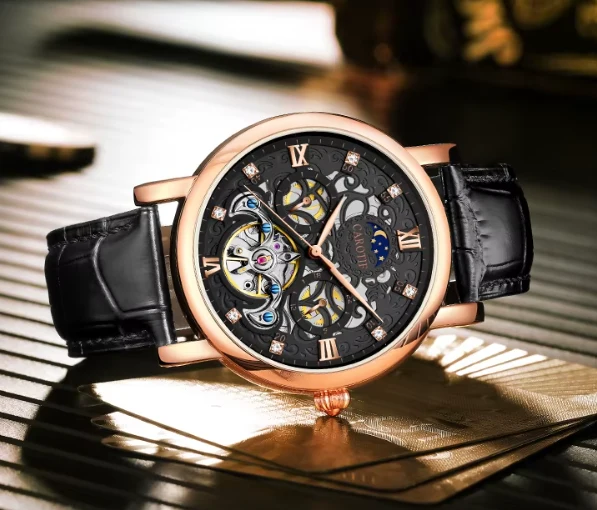 GERALD® MECHANISCHE AUTOMATIK-ARMBANDUHR AUS LERNCHE