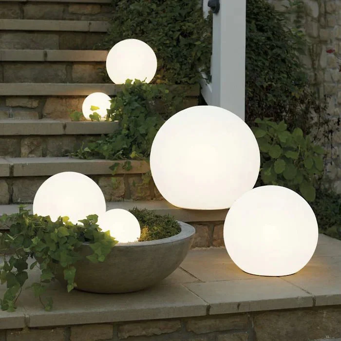 Solar Kugel Gartenbeleuchtung mit 16 Farben und Fernbedienung – LED Gartenleuchte für Innen und Außen
