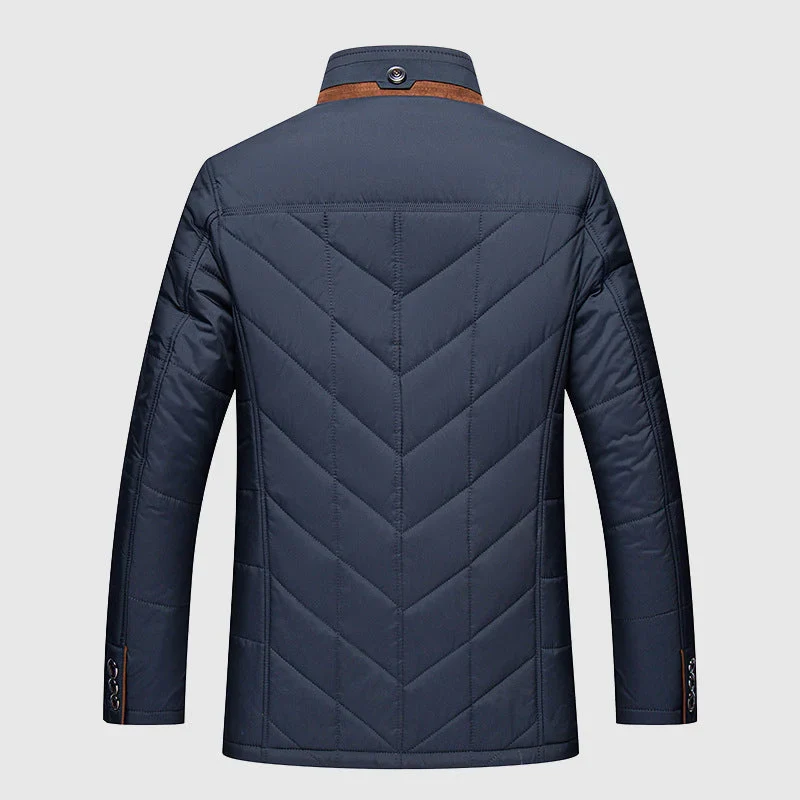 Isolierte Herrenjacke für kalte Tage – Stilvolle Jacke für Winteraktivitäten in verschiedenen Größen