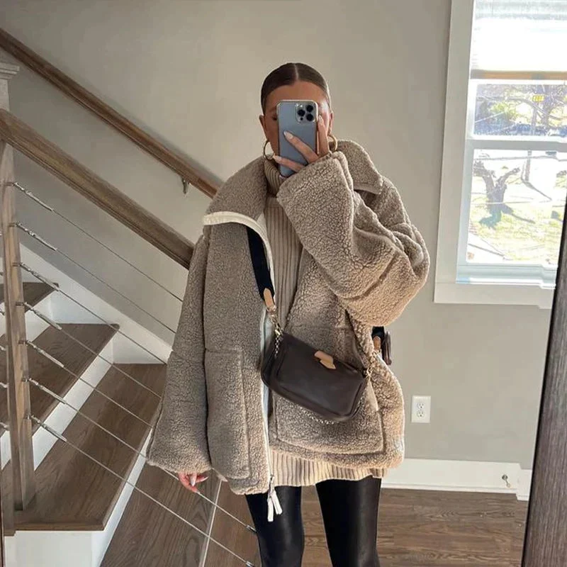 Übergroße Damenjacke aus Wolle mit hohem Kragen und Reißverschluss – trendige Jacke für Streetwear und Freizeitkleidung