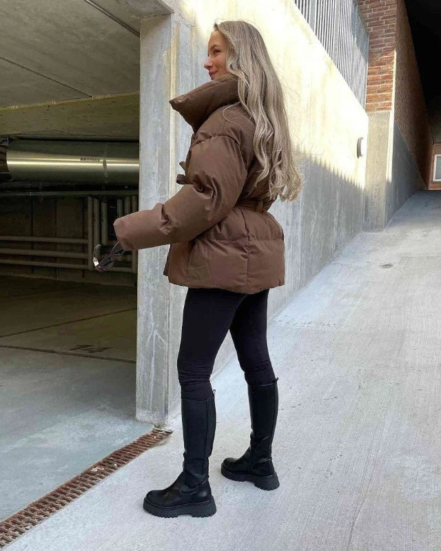 Gesteppte Damenjacke mit Gürtel und Überkragen – Warme Winterjacke für Damen