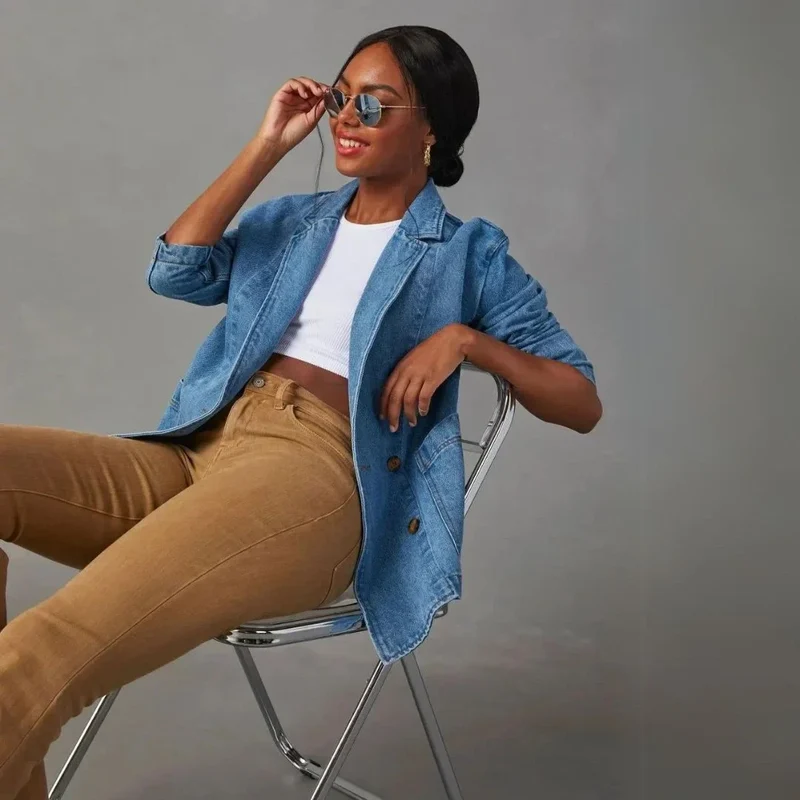 Damen Denim Blazer mit Taschen und Knopfdetails