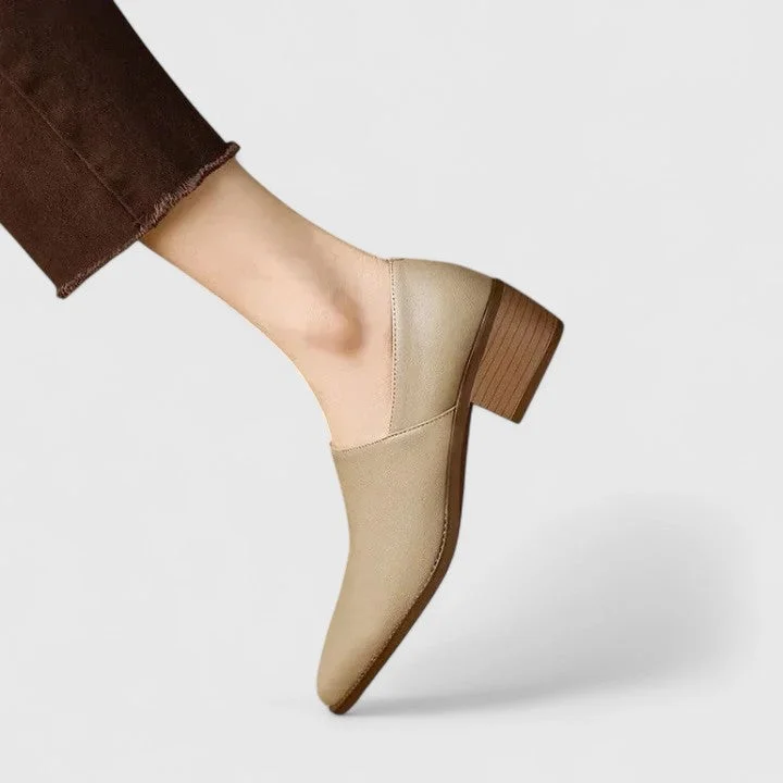 Damen Slipper mit spitzer Kappe und niedrigem Blockabsatz