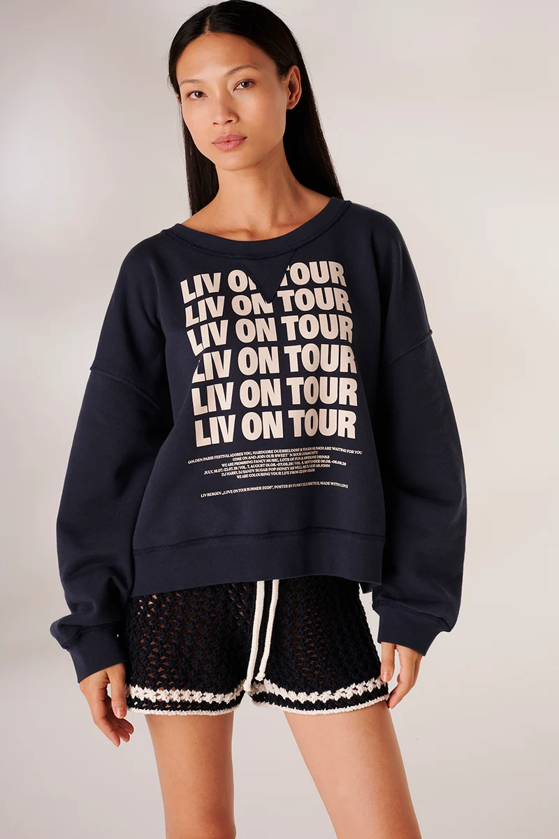 Sweater tour in camel