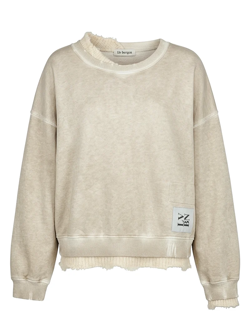 Sweater asymetric in nature