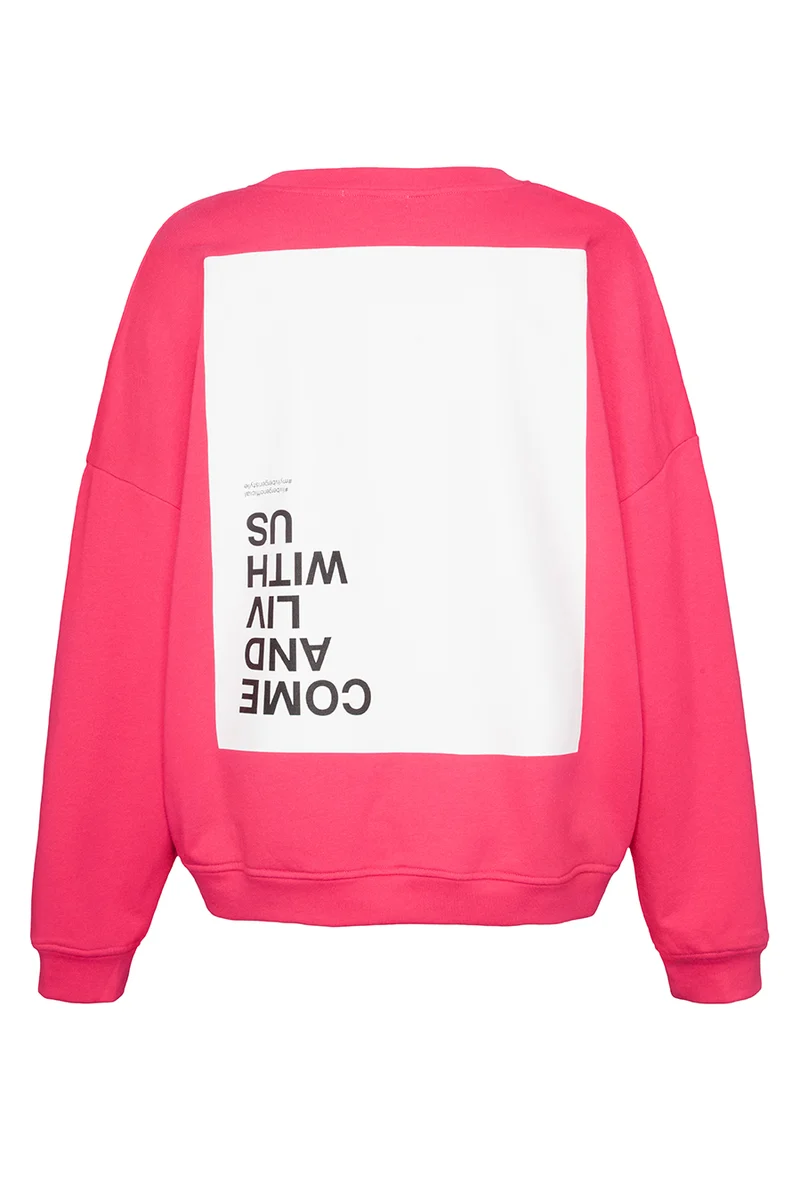 Sweater come in bright rose